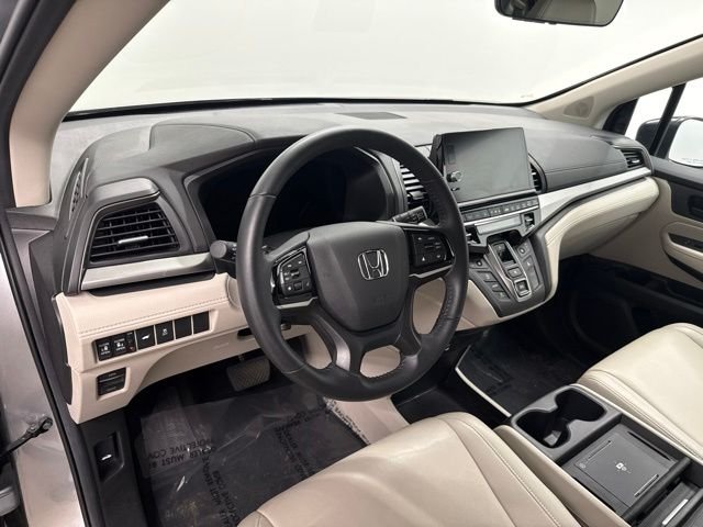 Used 2026 Solar Silver Metallic Honda EX-L image 15