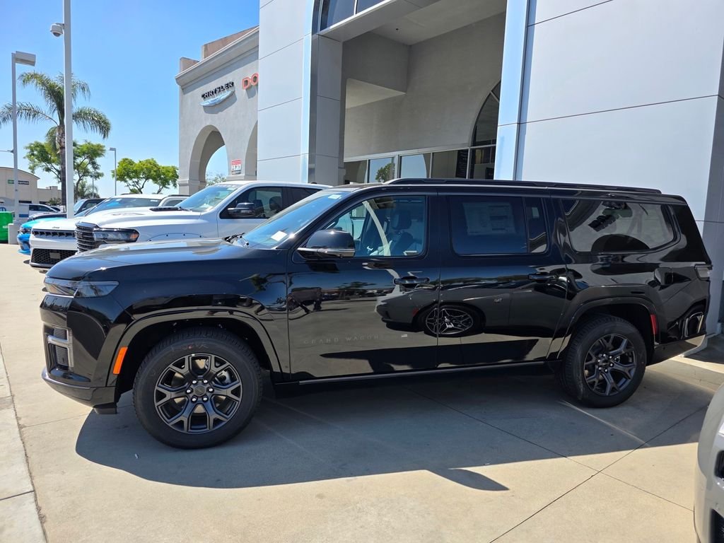 New 2026 High Gloss Black Exterior Paint Jeep Limited Altitude image 4