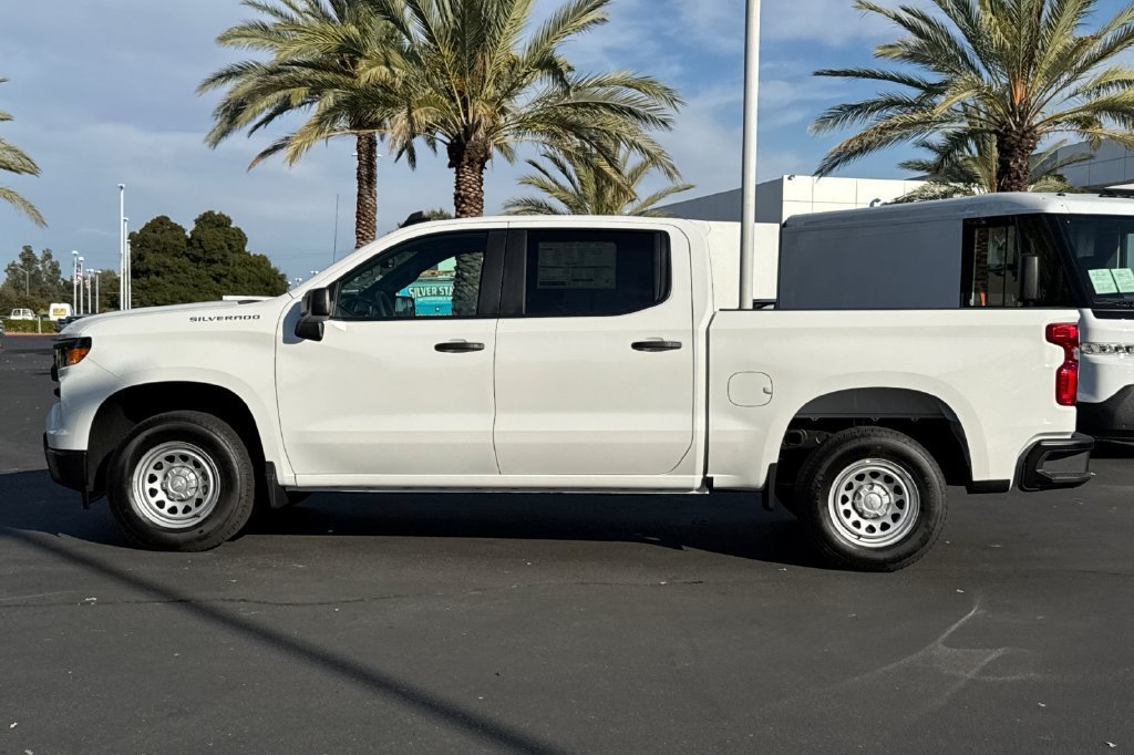 New 2026 Summit White Chevrolet WT image 6