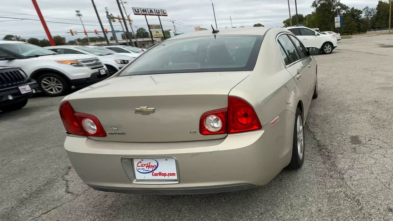 2009 Chevrolet Malibu LS photo 4