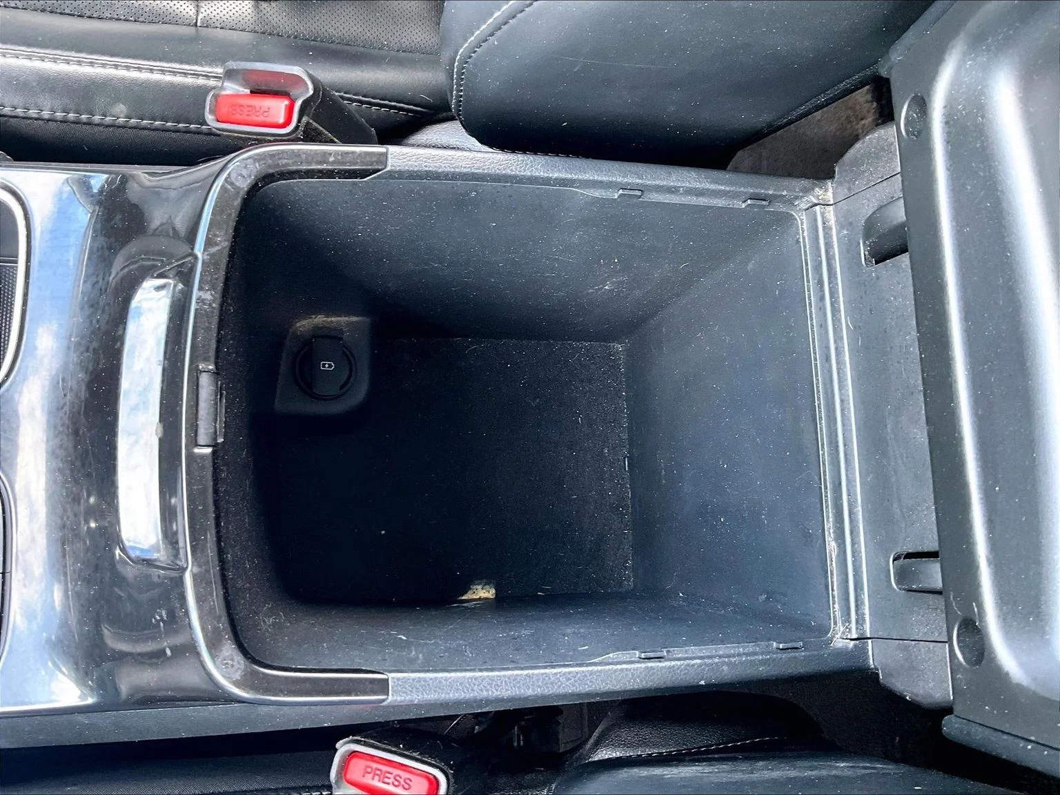 Used 2020 Black Kia EX image 33