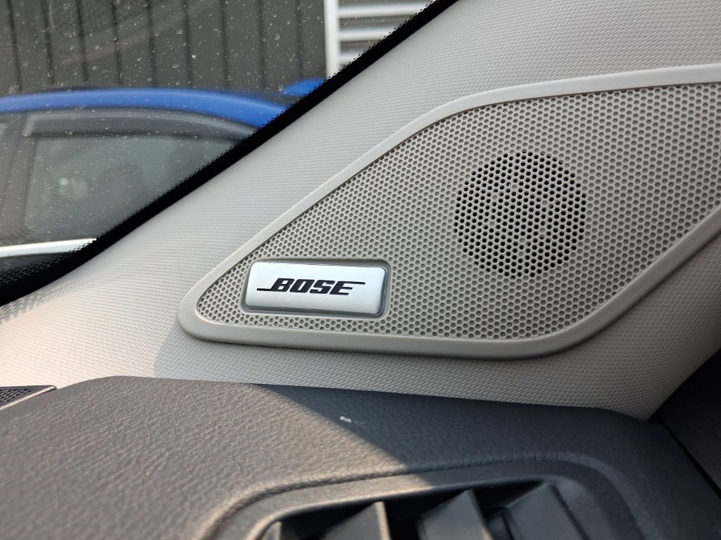 Used 2023 White Nissan Platinum image 22