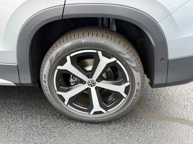 New 2026 Silver Volkswagen 2.0T SE image 6