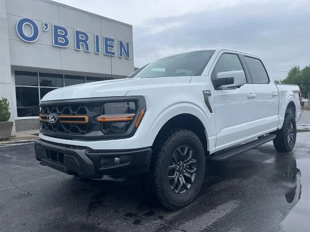 New 2025 Oxford White Ford Tremor® image 28