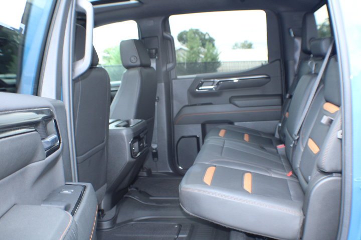 Used 2023 Dynamic Blue Metallic GMC AT4 image 18