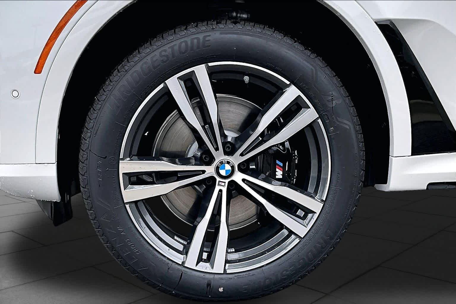 New 2027 Mineral White Metallic BMW xDrive40i image 11