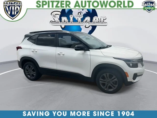 Used 2023 White Kia S image 10