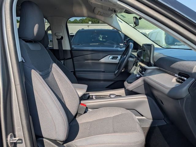 Used 2025 Gray Ford Active image 30