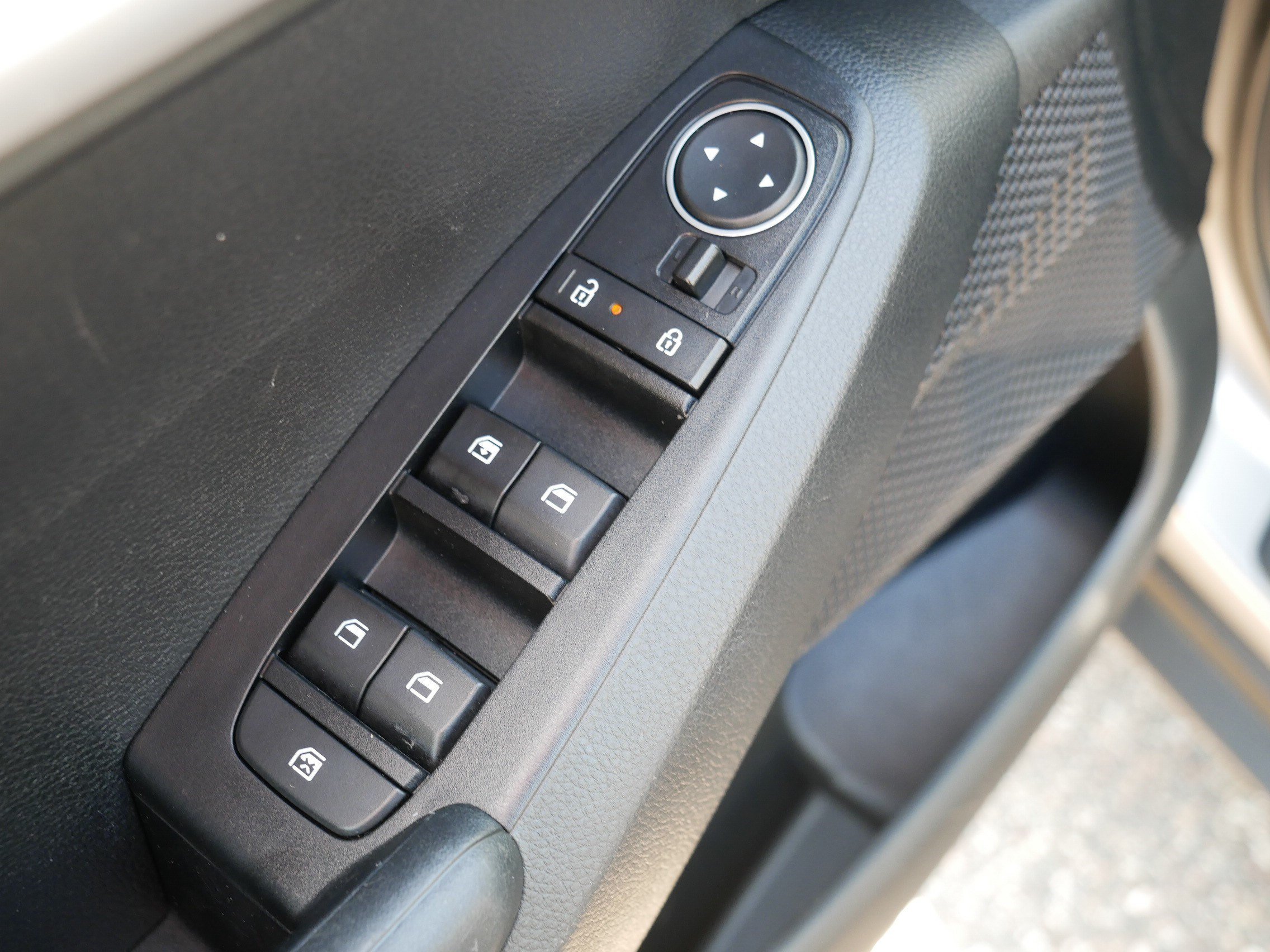 Used 2025 Steel Gray Kia LX image 19