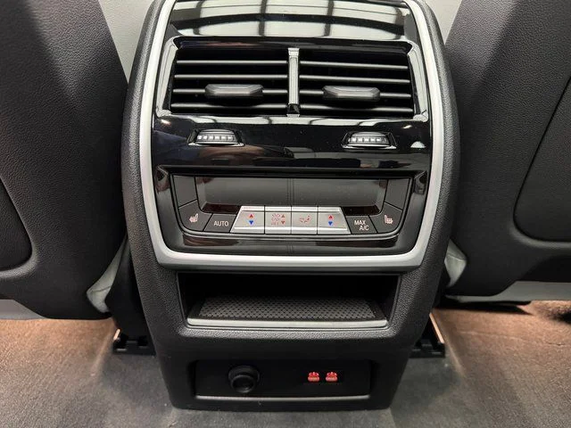 Used 2026 Gray BMW xDrive40i image 25
