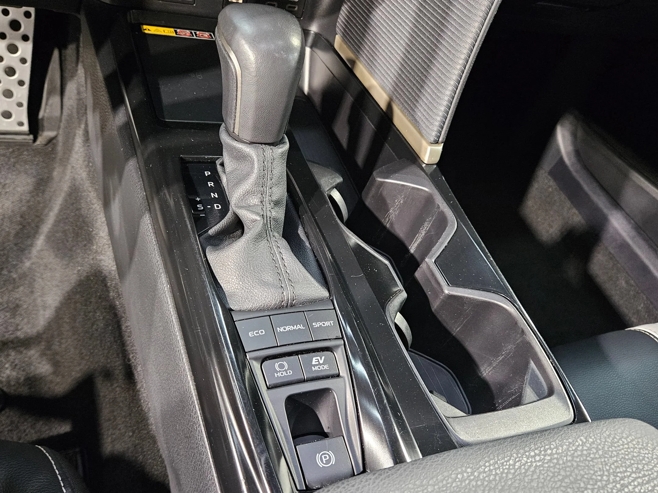 Used 2025 Underground Toyota SE image 32