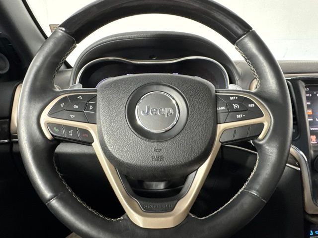 Used 2016 Crystal Metallic Jeep Overland image 19