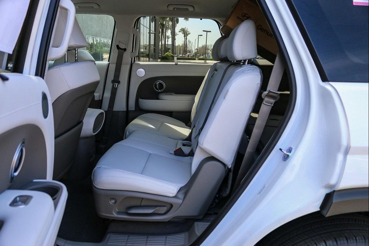 New 2026 White Hyundai SEL image 47