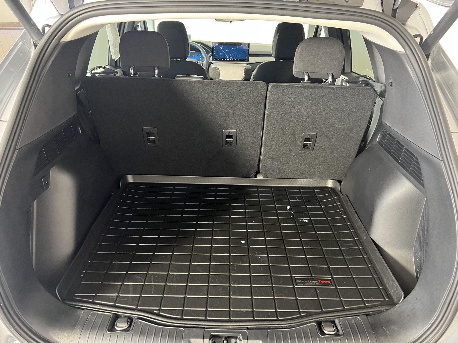 Used 2023 Iconic Silver Ford Active image 21
