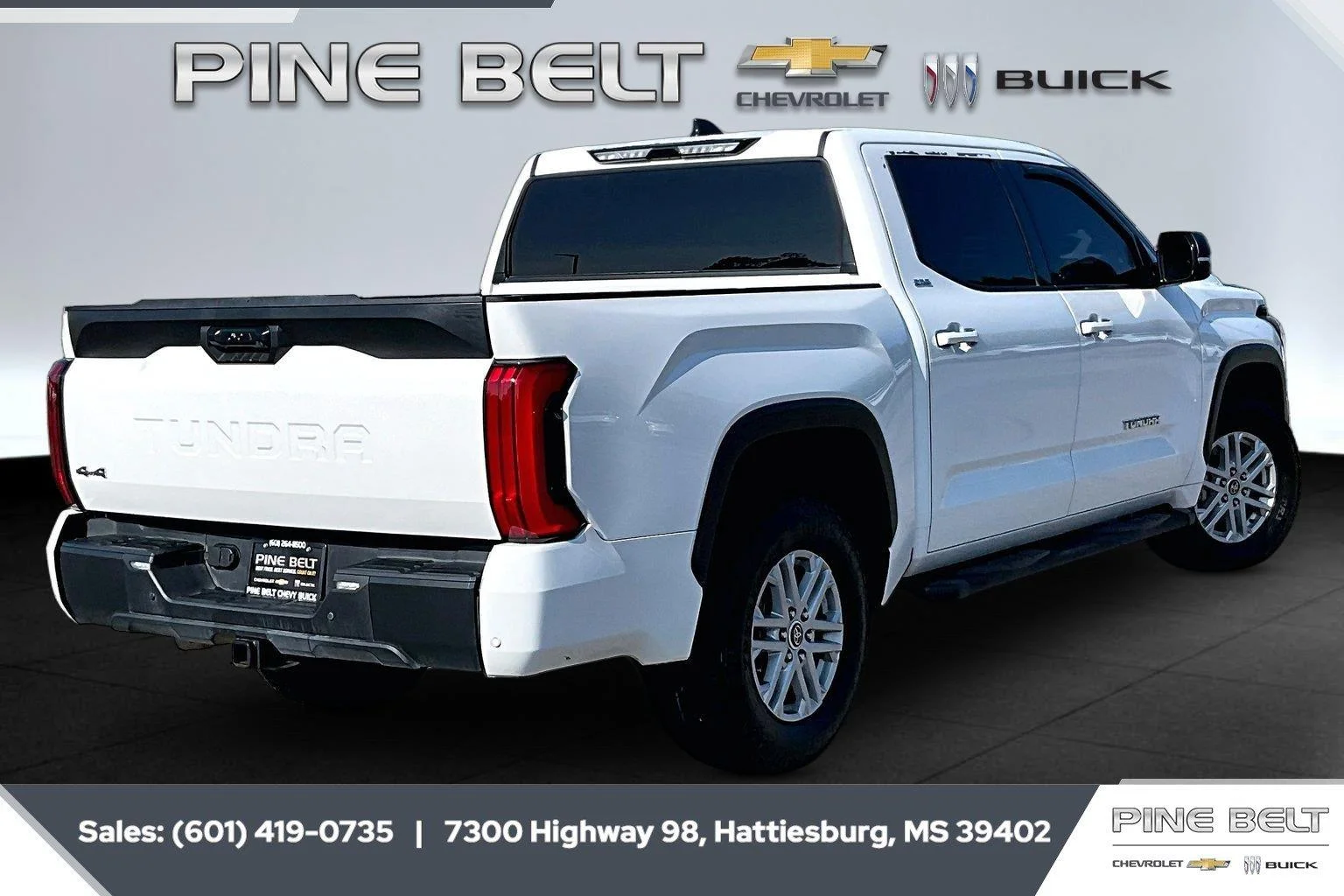 Used 2023 White Toyota SR5 image 12
