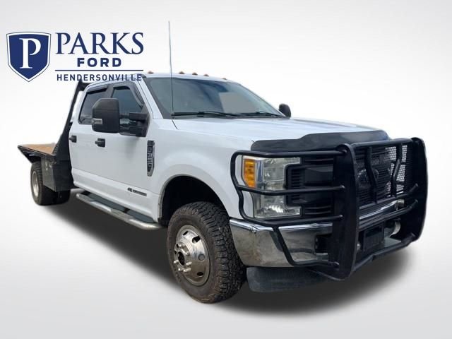 2017 Ford F-350 Super Duty Chassis Cab XL