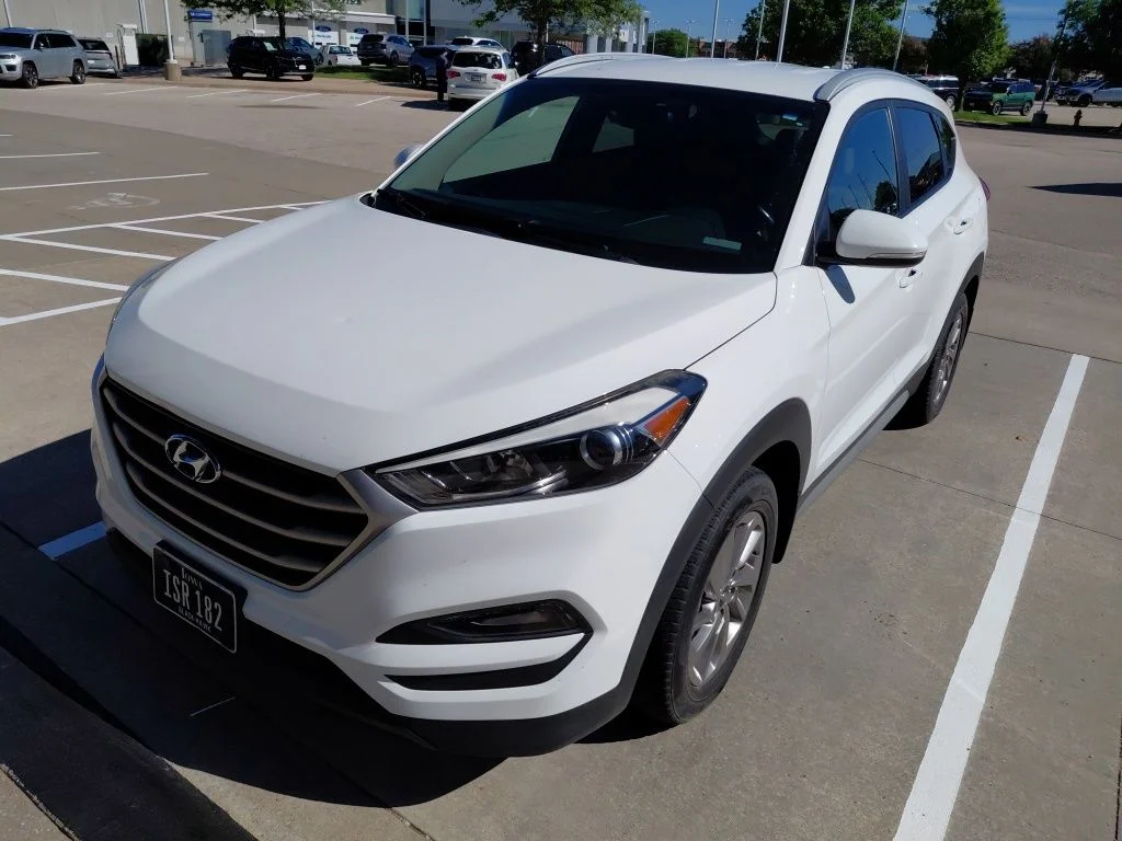 Certified Used 2018 White Hyundai SEL Plus image 2