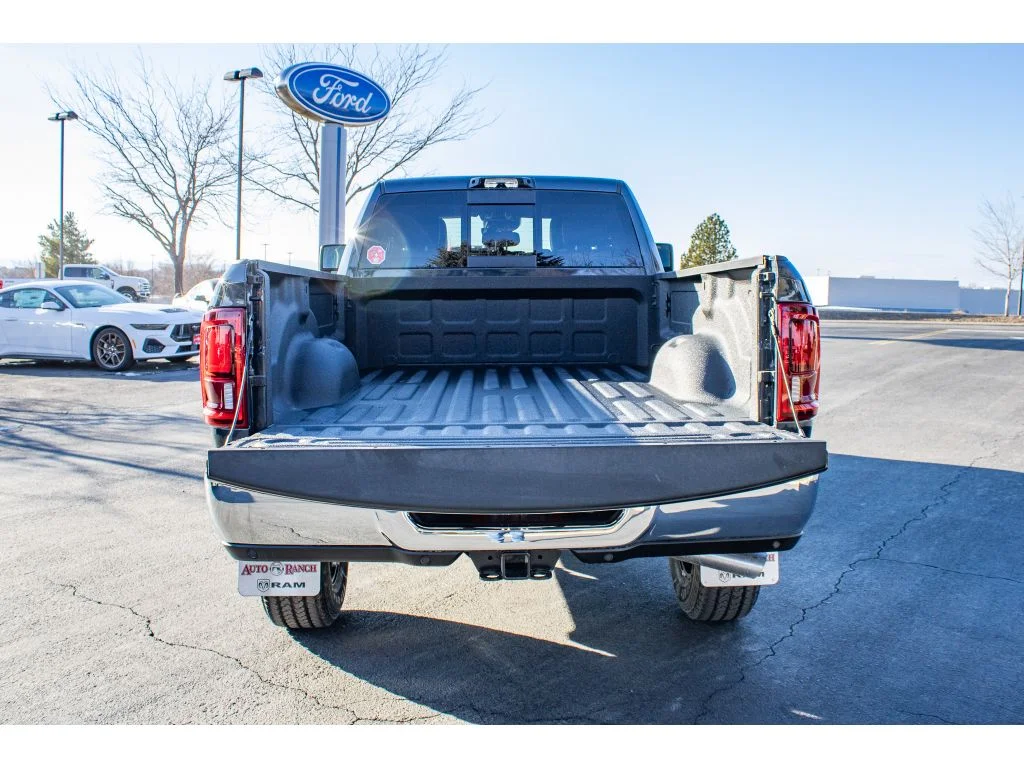 2026 RAM 3500 Laramie - Photo 10