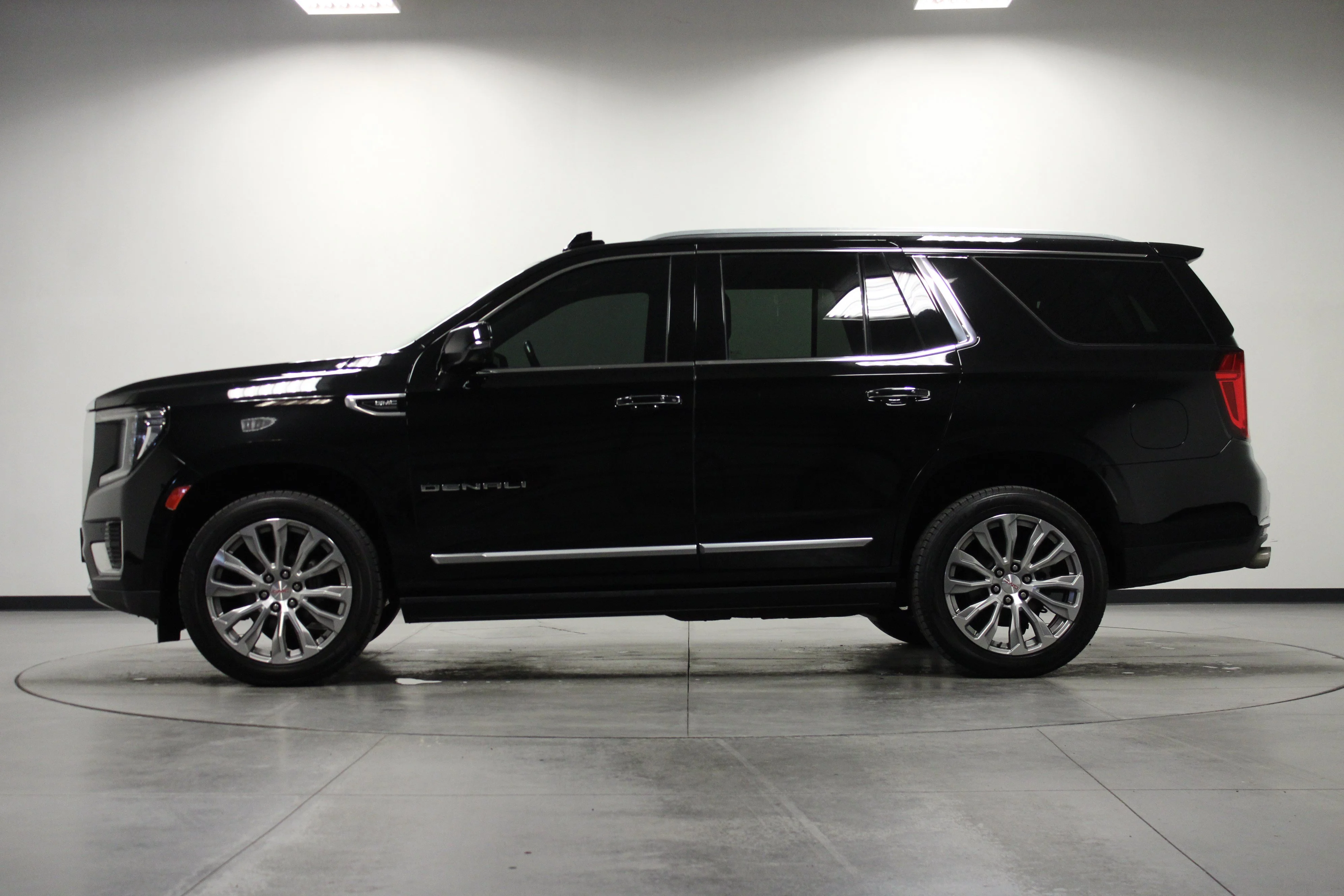 Used 2022 Onyx Black GMC Denali image 7