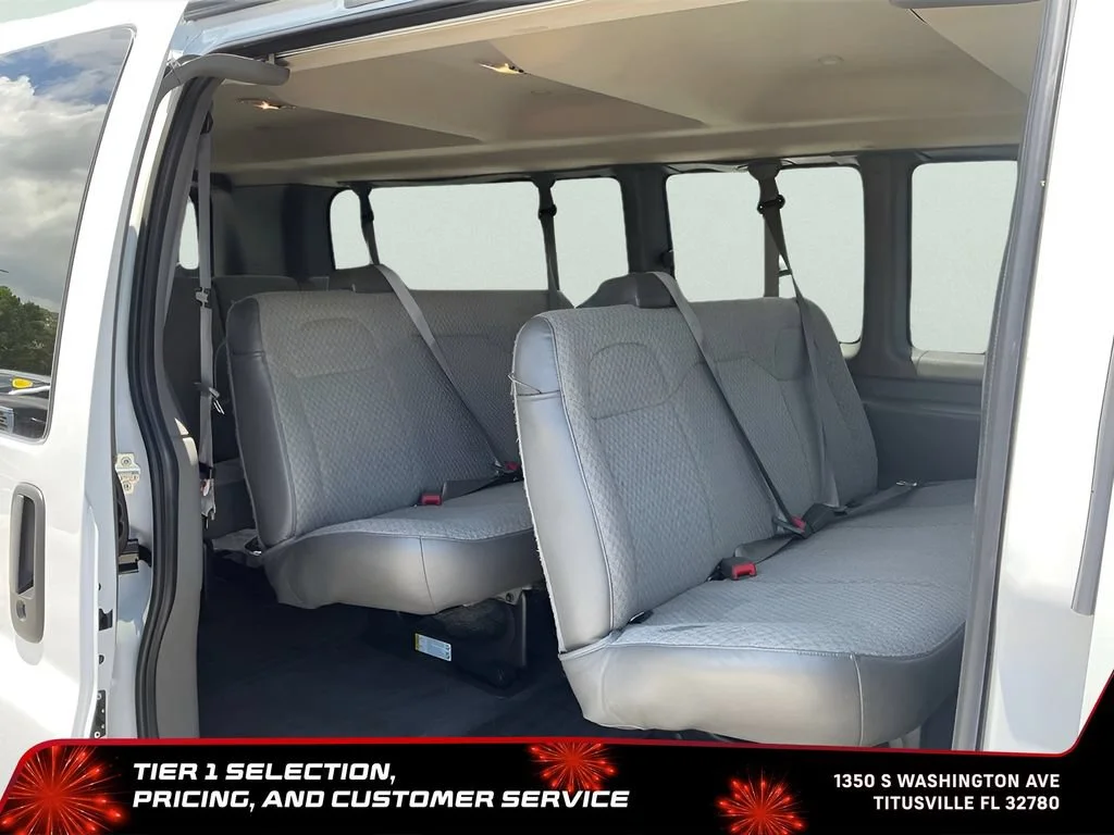 Used 2025 Summit White Chevrolet 1LT image 18