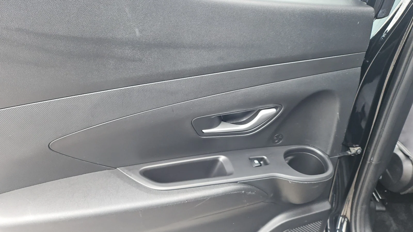 Used 2023 Black Hyundai SEL image 14