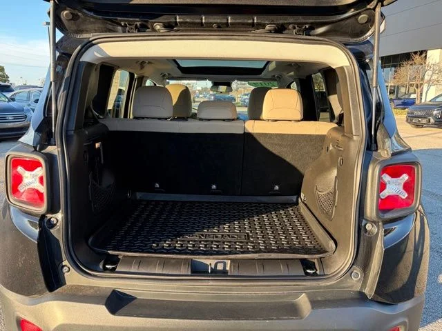 Used 2019 Black Jeep Latitude image 20