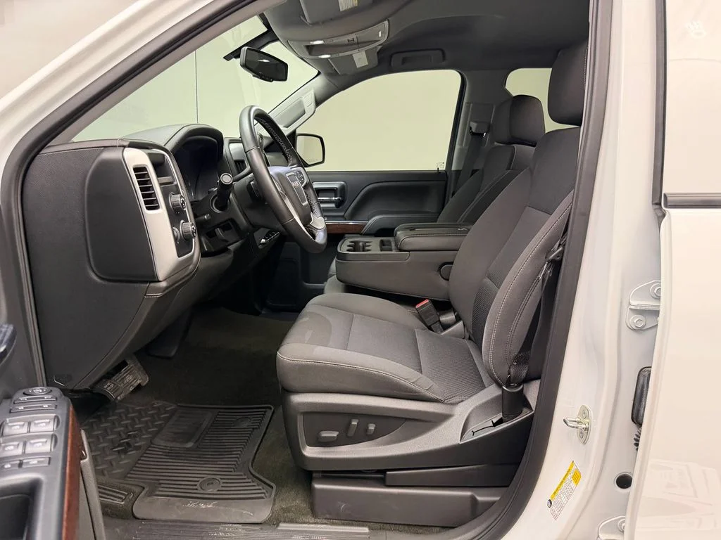 Used 2018 Summit White GMC SLE image 5