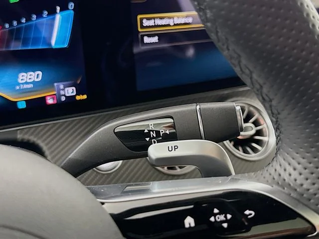 Used 2023  Mercedes-Benz Base image 17