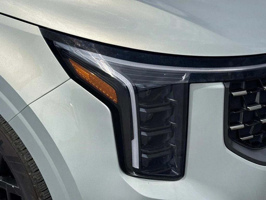 2025 Kia Carnival SX Prestige - Photo 9