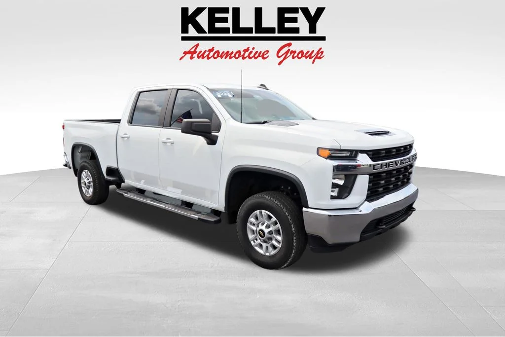 Used 2022 White Chevrolet LT image 1