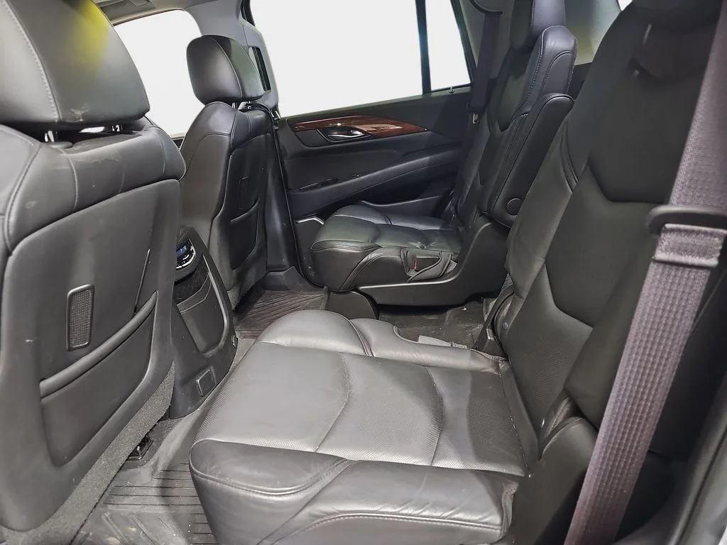 Used 2017 Silver Cadillac Luxury image 17