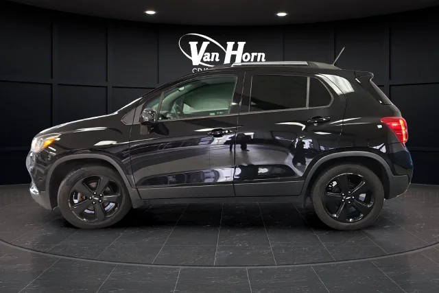 Used 2018 Black Metallic Chevrolet Premier image 4