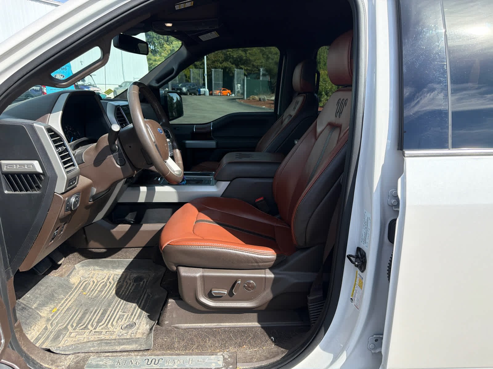Used 2018 White Platinum Metallic Tri-Coat Ford King Ranch image 4