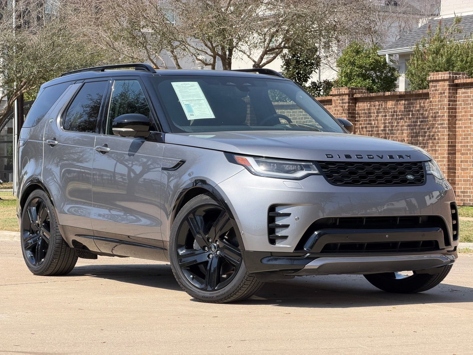 Used 2024 Gray Land Rover Dynamic SE image 1
