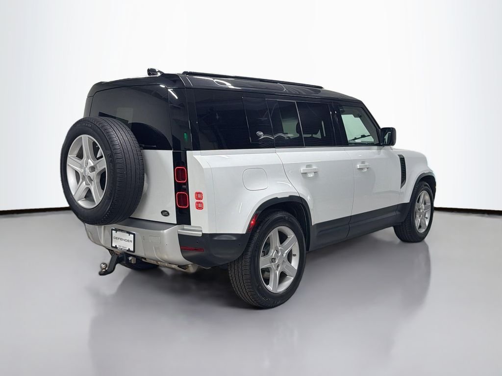 Used 2021 White Land Rover SE image 9