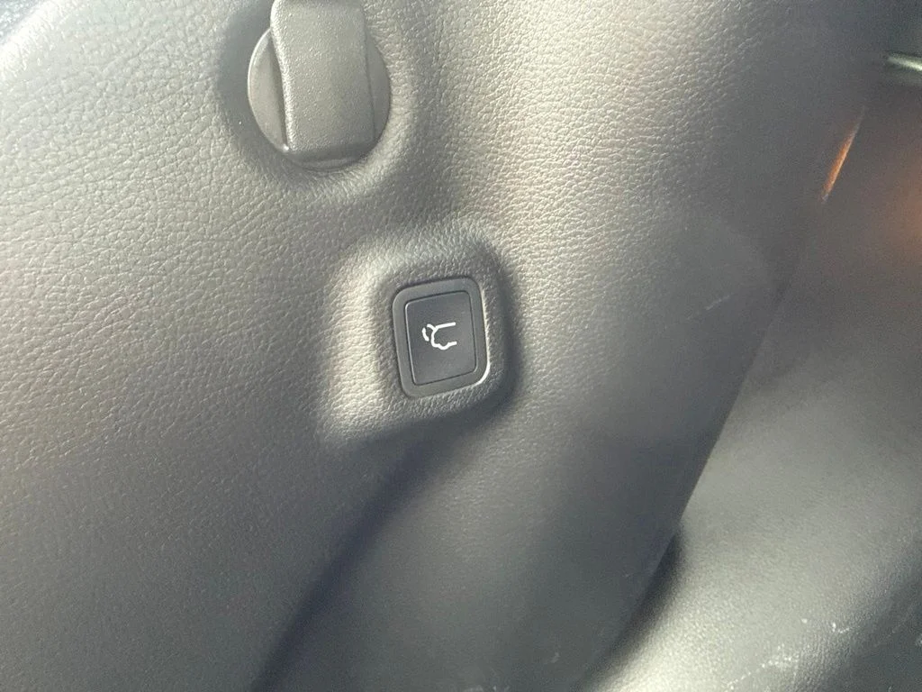 Certified Used 2020 Red Jeep Latitude image 49