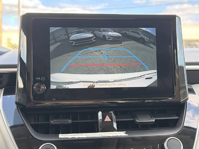 Used 2023 White Toyota LE image 18