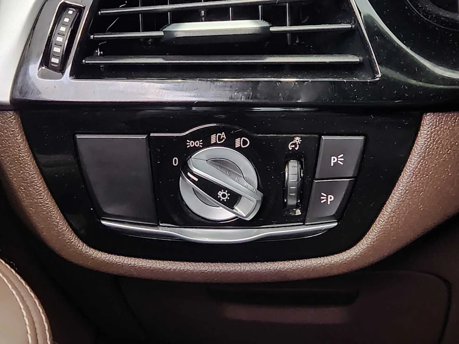 Used 2021 Phytonic Blue Metallic BMW 530i image 21