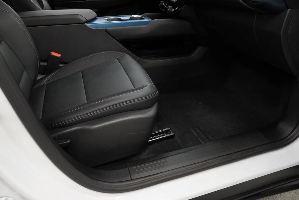 New 2026 Summit White Chevrolet LT image 30