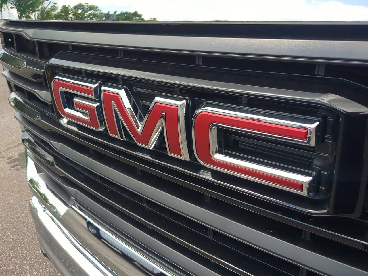 New 2026 Summit White GMC Pro image 29