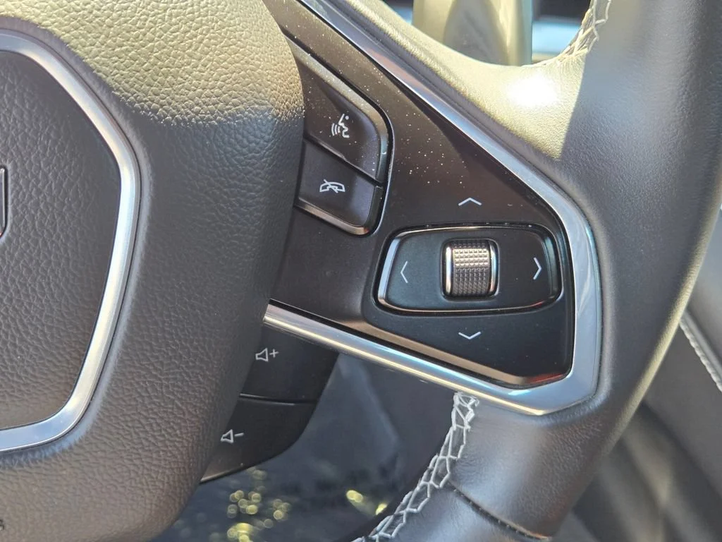 Used 2021 BLACK Chevrolet 1LT image 19