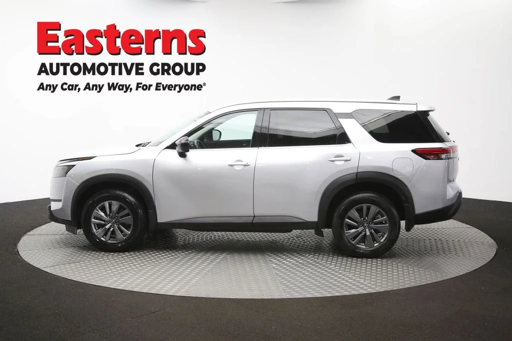 Used 2023 Silver Nissan S image 59