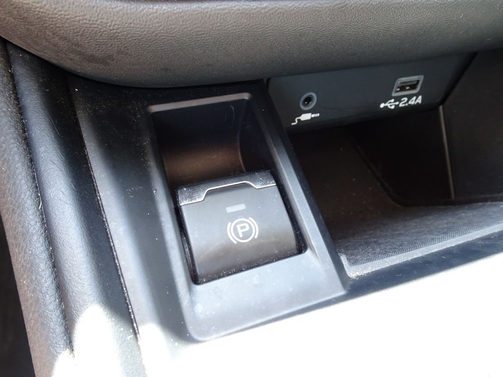 Used 2024 White Subaru 2.5i image 23