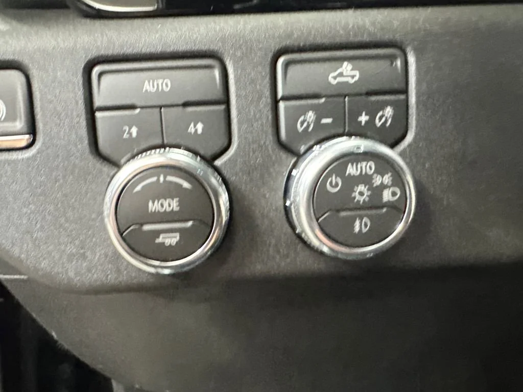 New 2026 Onyx Black GMC Elevation image 19