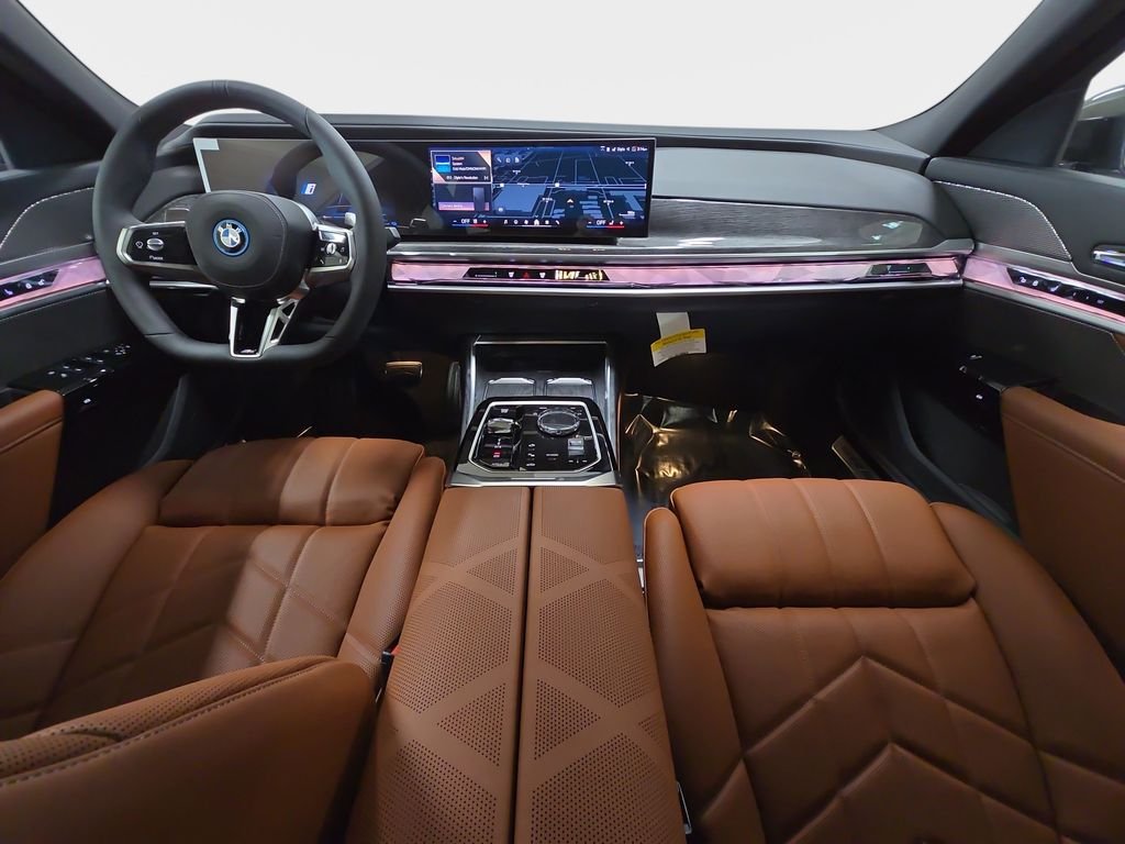 2026 BMW 7 Series 750e - Photo 8