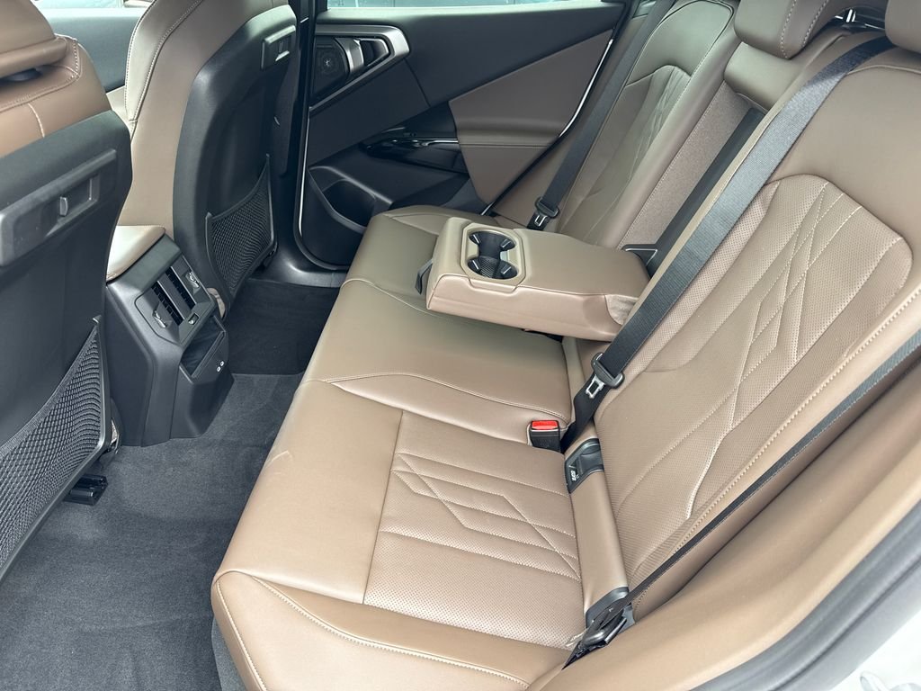New 2026 Alpine White BMW 30 xDrive image 18