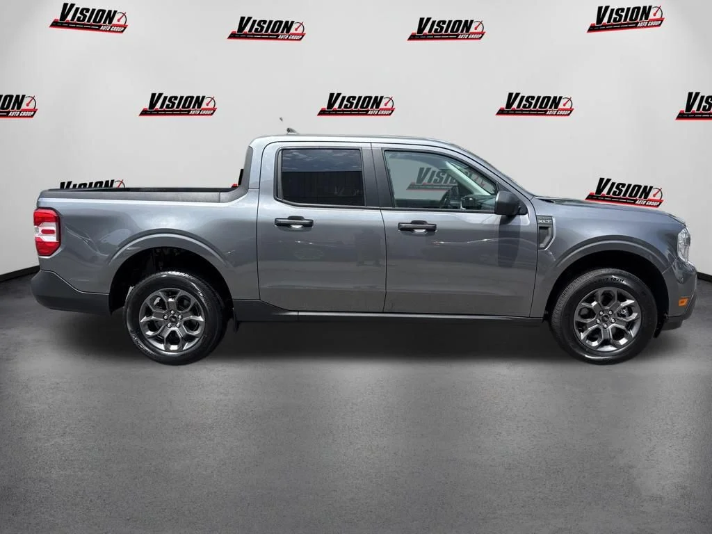 Used 2024 Gray Ford XLT image 4