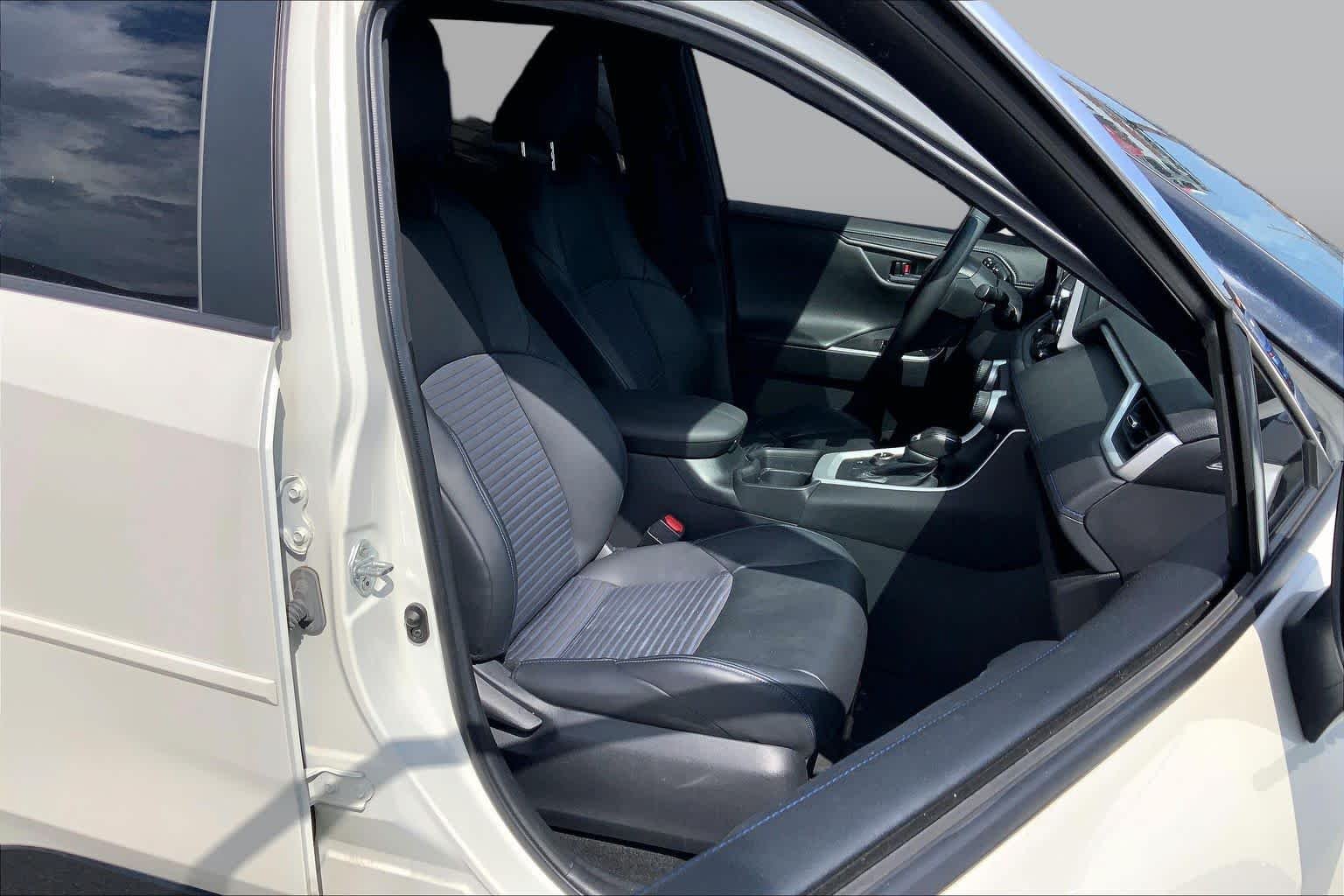 Certified Used 2021 Blizzard Pearl / Midnight Black Metallic Toyota Hybrid XSE image 9