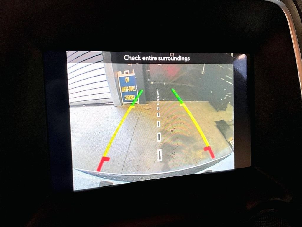 Used 2020 White Dodge SXT Plus image 20