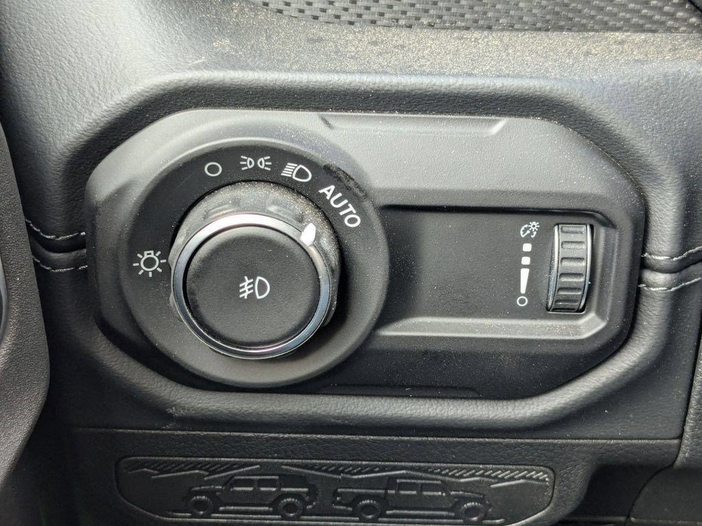 Used 2025 Mojito Clearcoat Jeep Rubicon image 17